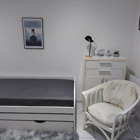 Studio Charmant Canape Lit Netflix Prime Video Wifi Dazn ル・アーヴル エクステリア 写真